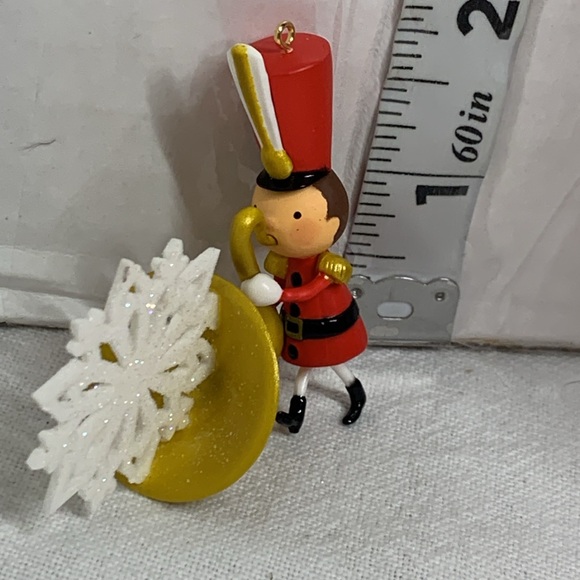 Hallmark Ornament - Soulful Saxophone - Marching Band Sax Player 2017 horn - Picture 6 of 7